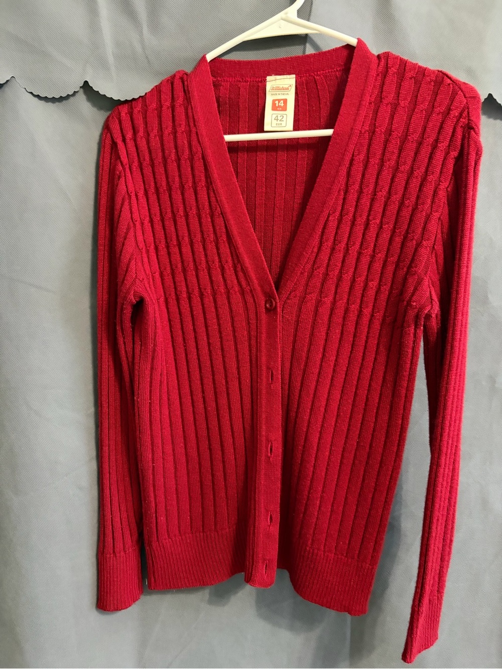 Ribbed V-Neck Button-Front Cardigan - Red